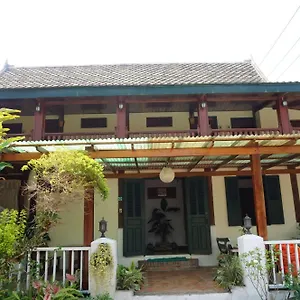 Oui's Guest house